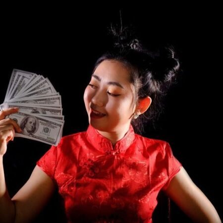 7 Shio yang Siap Menikmati Berkah Rezeki Melimpah di Mei 2025 Karena Kerja Kerasnya