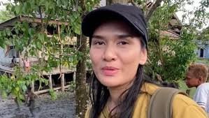 Jejak Petualang: Medina Kamil Kembali ke Pulau Tiga Setelah 19 Tahun, Mengungkap Misteri